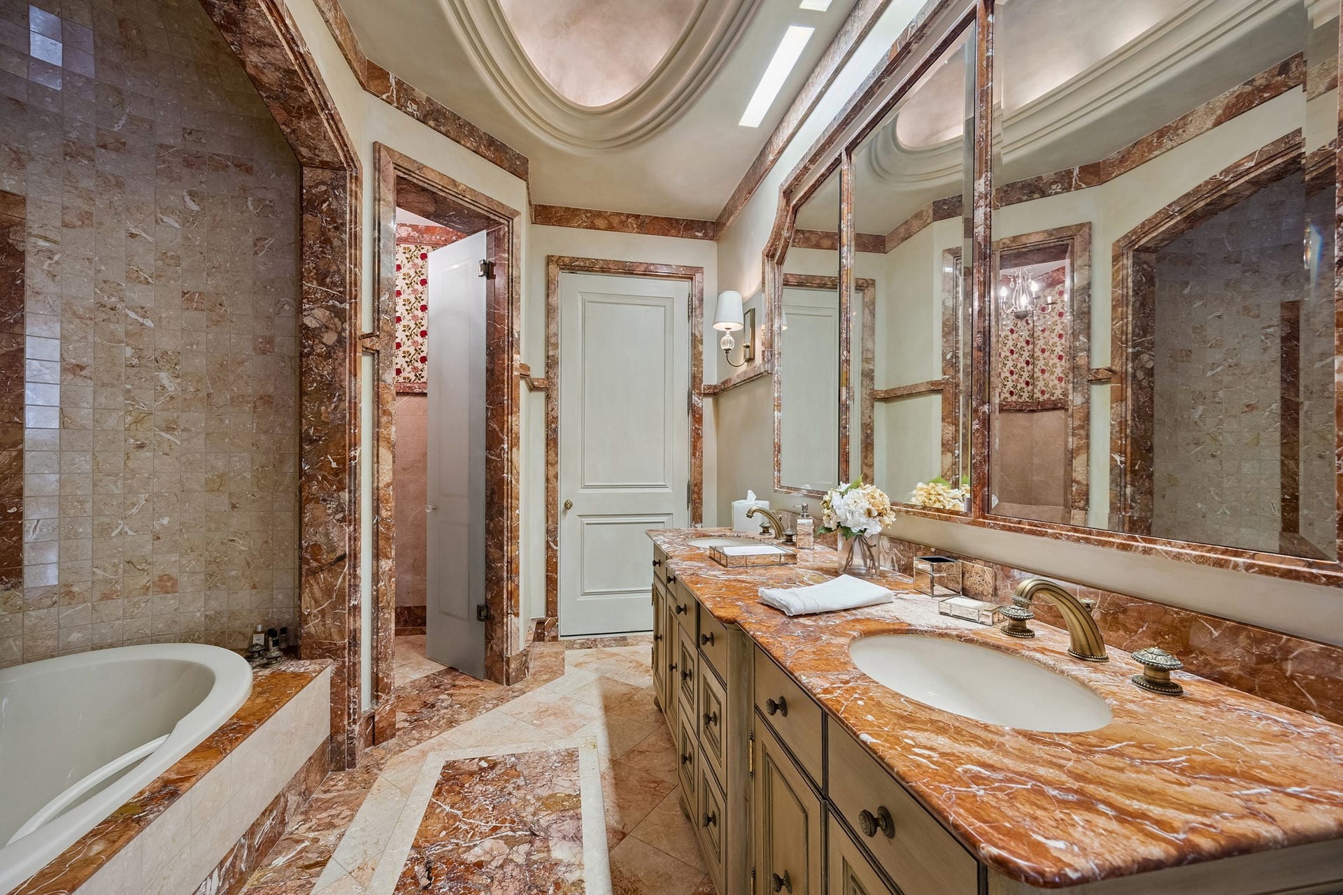2121 Kirby Drive, #33, Houston, TX 77019 2121 Kirby Drive, #33, Houston, TX 77019