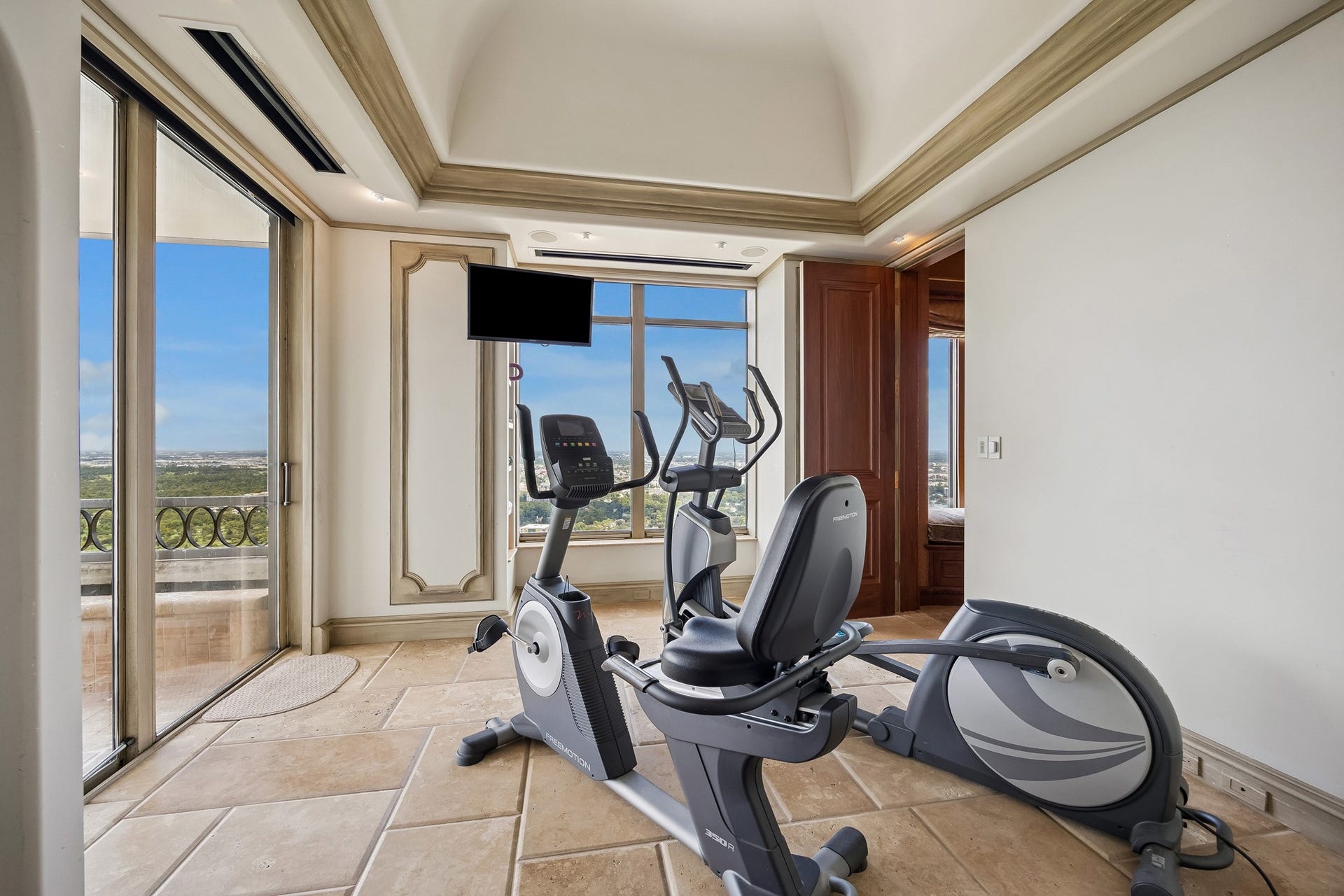 2121 Kirby Drive, #33, Houston, TX 77019 2121 Kirby Drive, #33, Houston, TX 77019