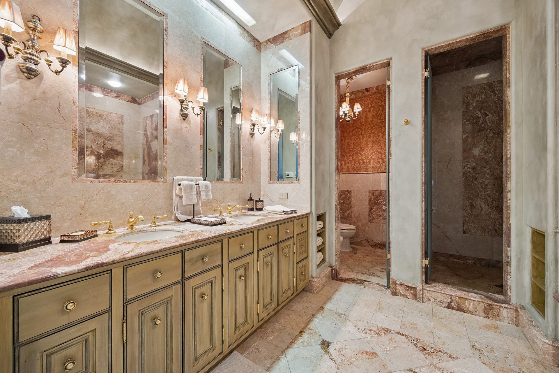 2121 Kirby Drive, #33, Houston, TX 77019 2121 Kirby Drive, #33, Houston, TX 77019