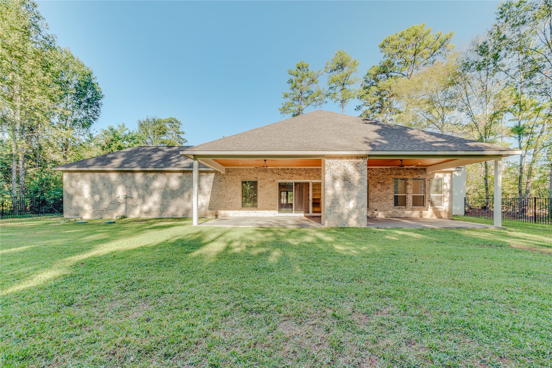 25126 Scarlett Manor Court, Tomball, TX 77375 25126 Scarlett Manor Court, Tomball, TX 77375