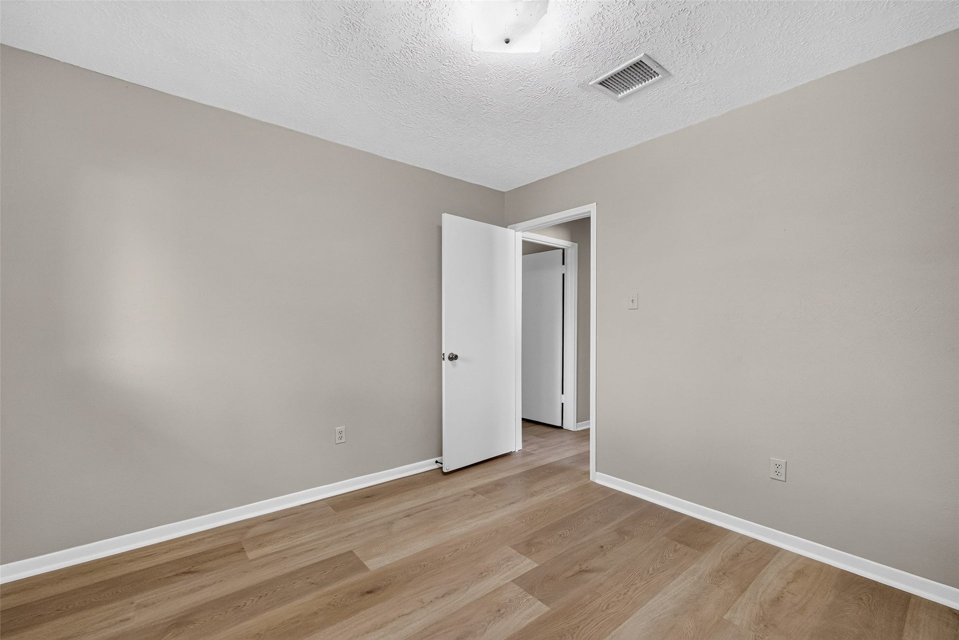 4809 Yellowstone Drive, Pasadena, TX 77505 4809 Yellowstone Drive, Pasadena, TX 77505
