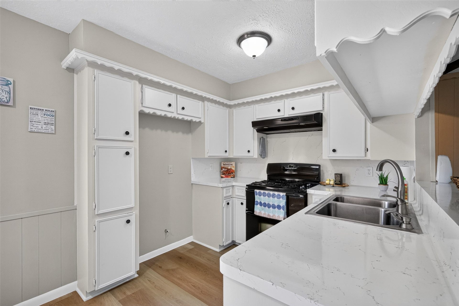 4809 Yellowstone Drive, Pasadena, TX 77505 4809 Yellowstone Drive, Pasadena, TX 77505