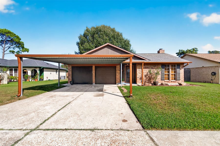 Property photo for 4809 Yellowstone Drive, Pasadena, TX