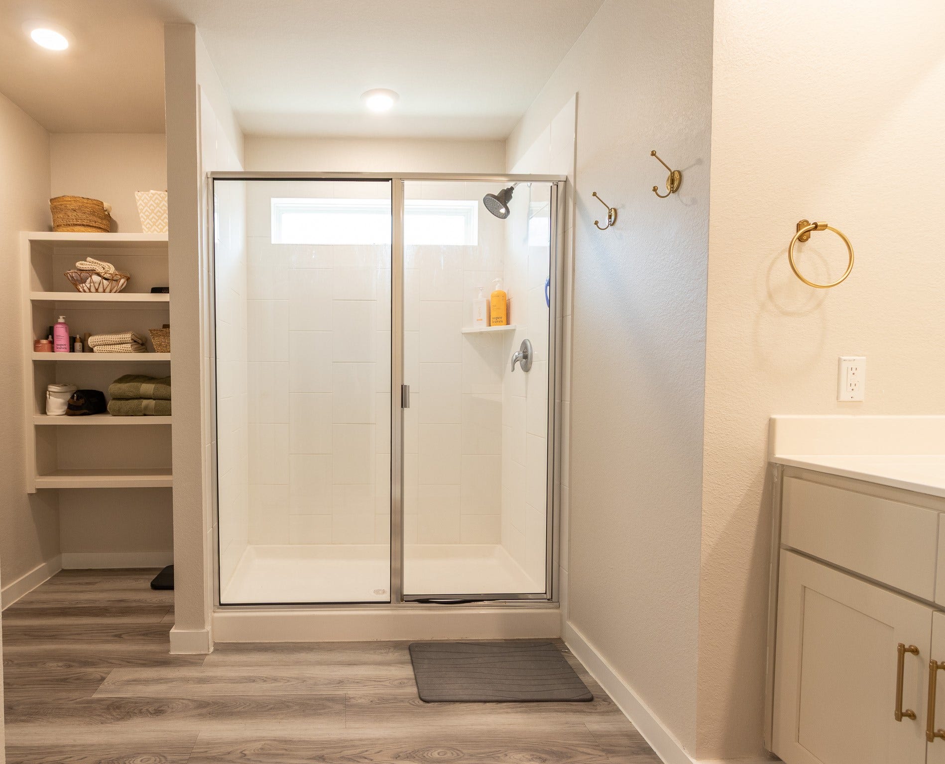 PRIMARY BATH W/WALK-IN SHOWER