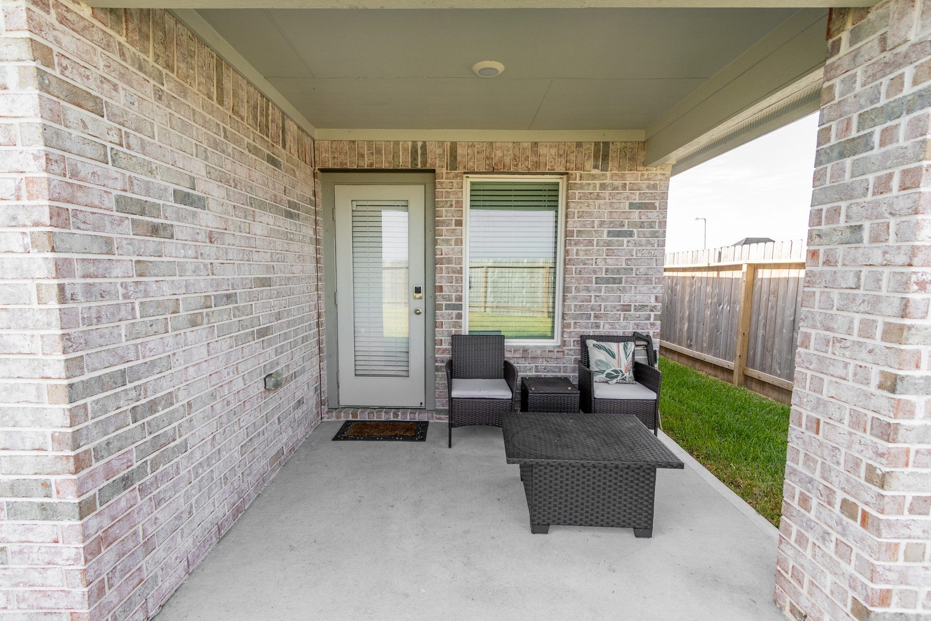 LARGE COVERED PATIO
