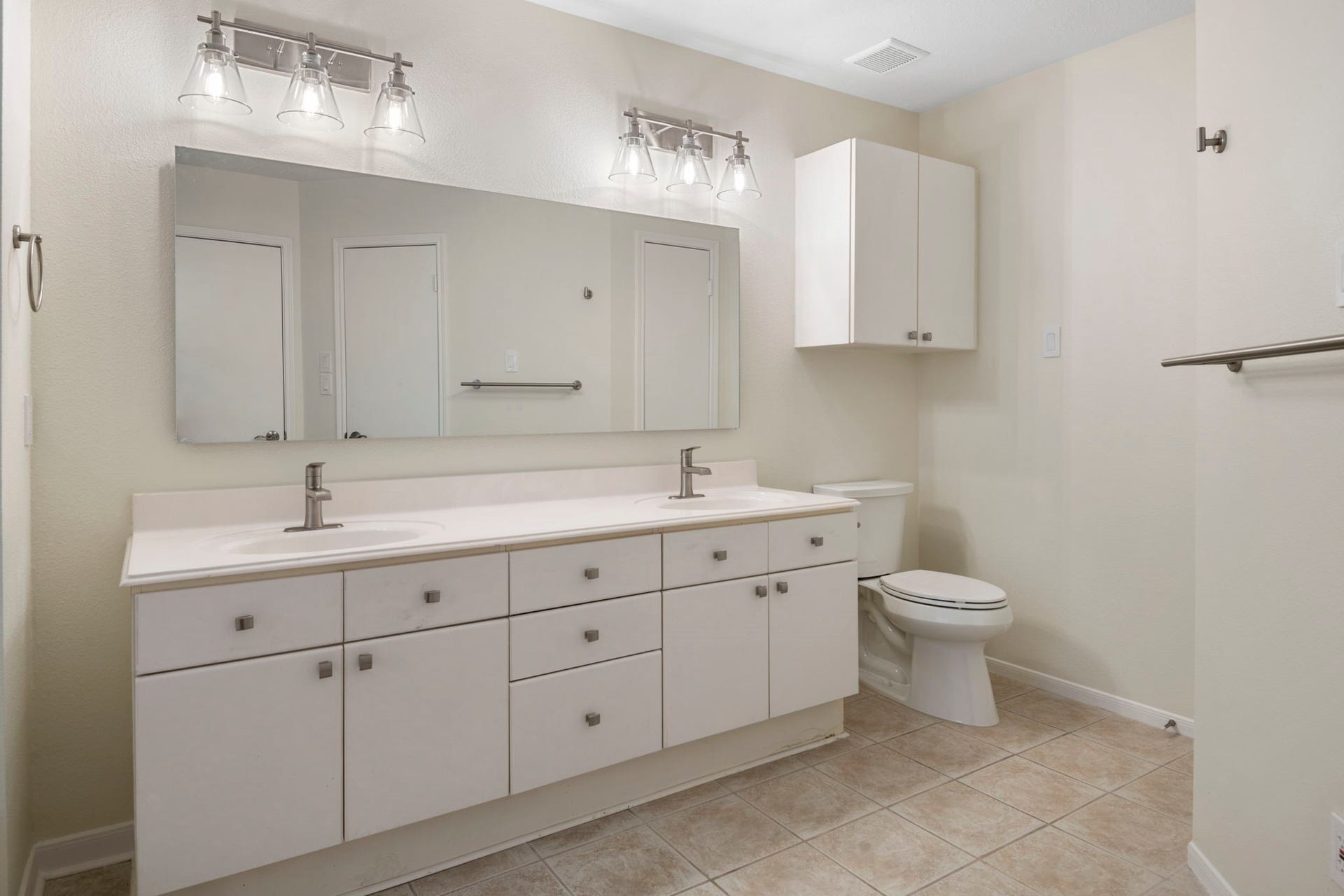 13 E Willowwood Court, The Woodlands, TX 77381 13 E Willowwood Court, The Woodlands, TX 77381