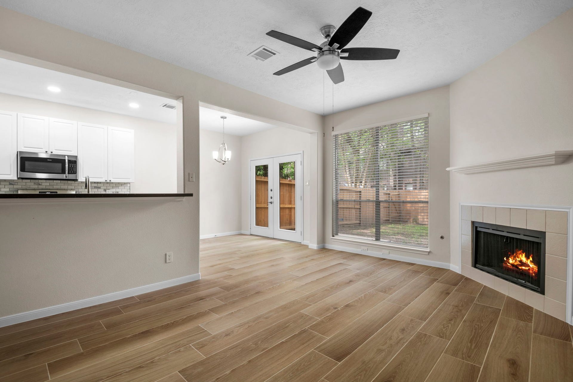 13 E Willowwood Court, The Woodlands, TX 77381 13 E Willowwood Court, The Woodlands, TX 77381