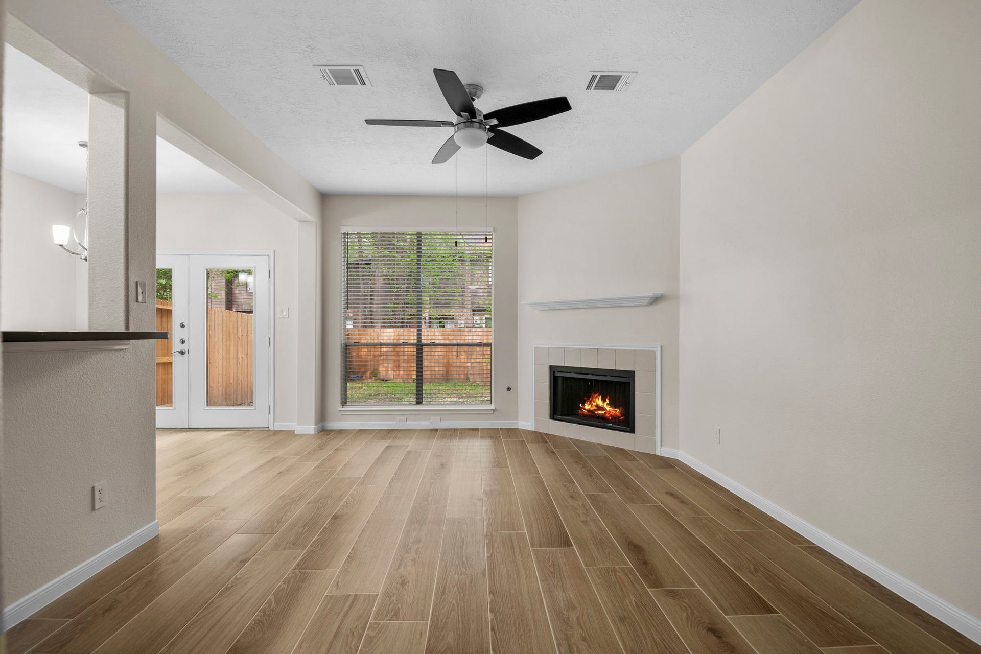 13 E Willowwood Court, The Woodlands, TX 77381 13 E Willowwood Court, The Woodlands, TX 77381