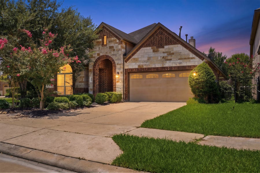 Property photo for 5815 Creek Crossing Court, Missouri City, TX