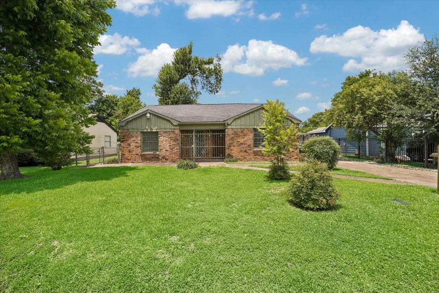 Property photo for 5711 Pardee Street, Houston, TX