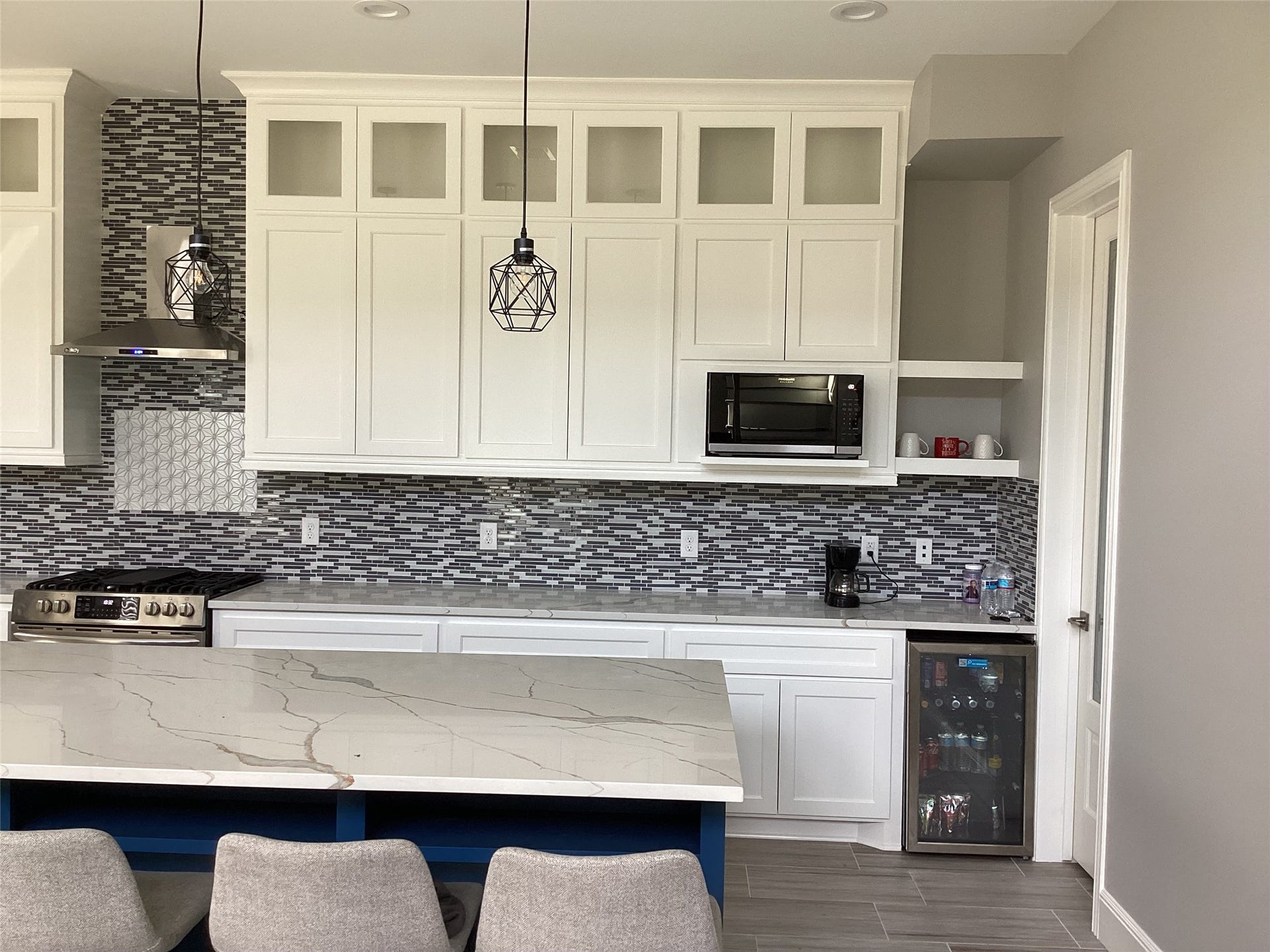 17030 Forest Trail Drive, Channelview, TX 77530 High cabinets with lighting underneath