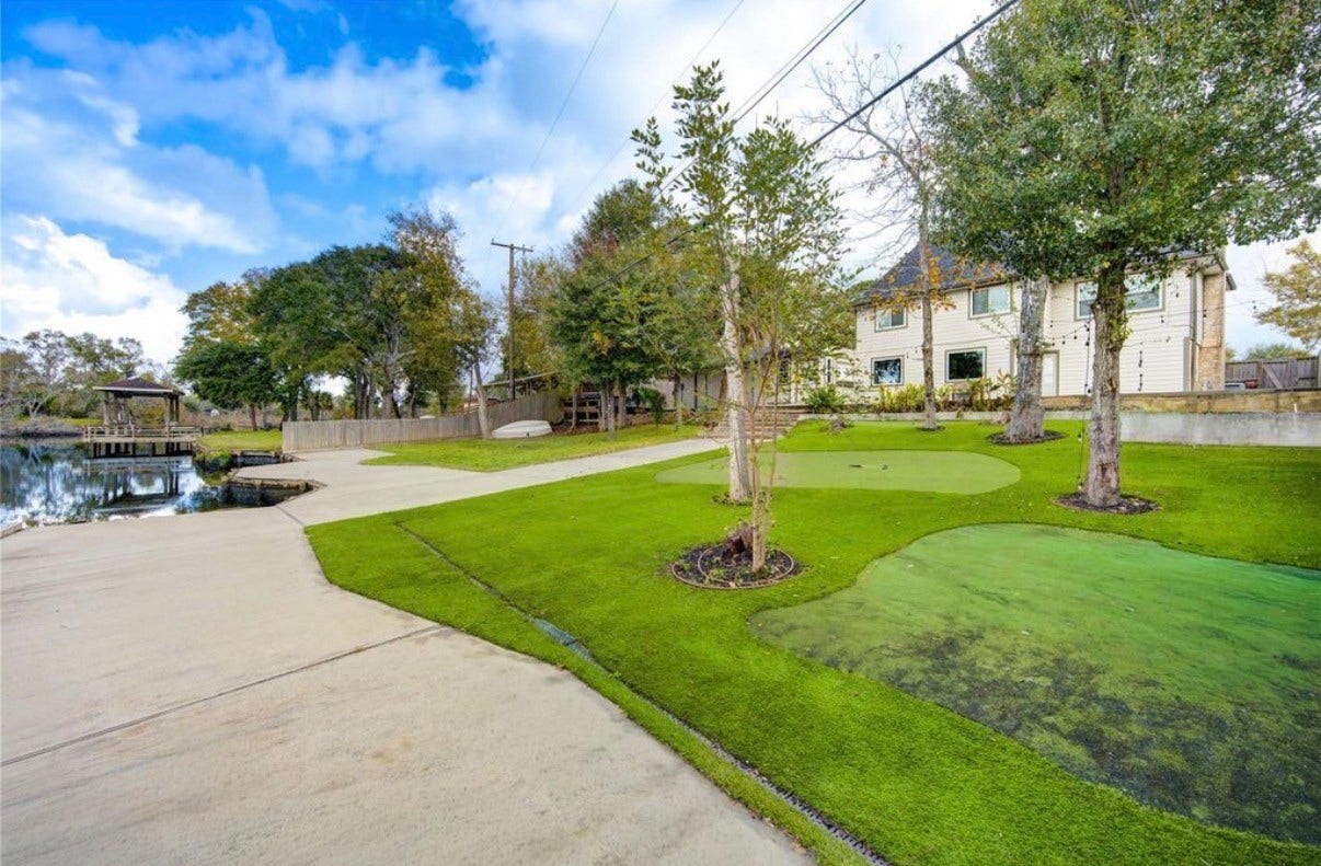 303 Old Bayou Drive, Dickinson, TX 77539 303 Old Bayou Drive, Dickinson, TX 77539