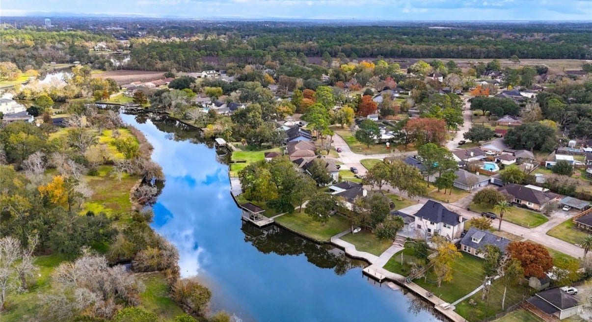 303 Old Bayou Drive, Dickinson, TX 77539 303 Old Bayou Drive, Dickinson, TX 77539