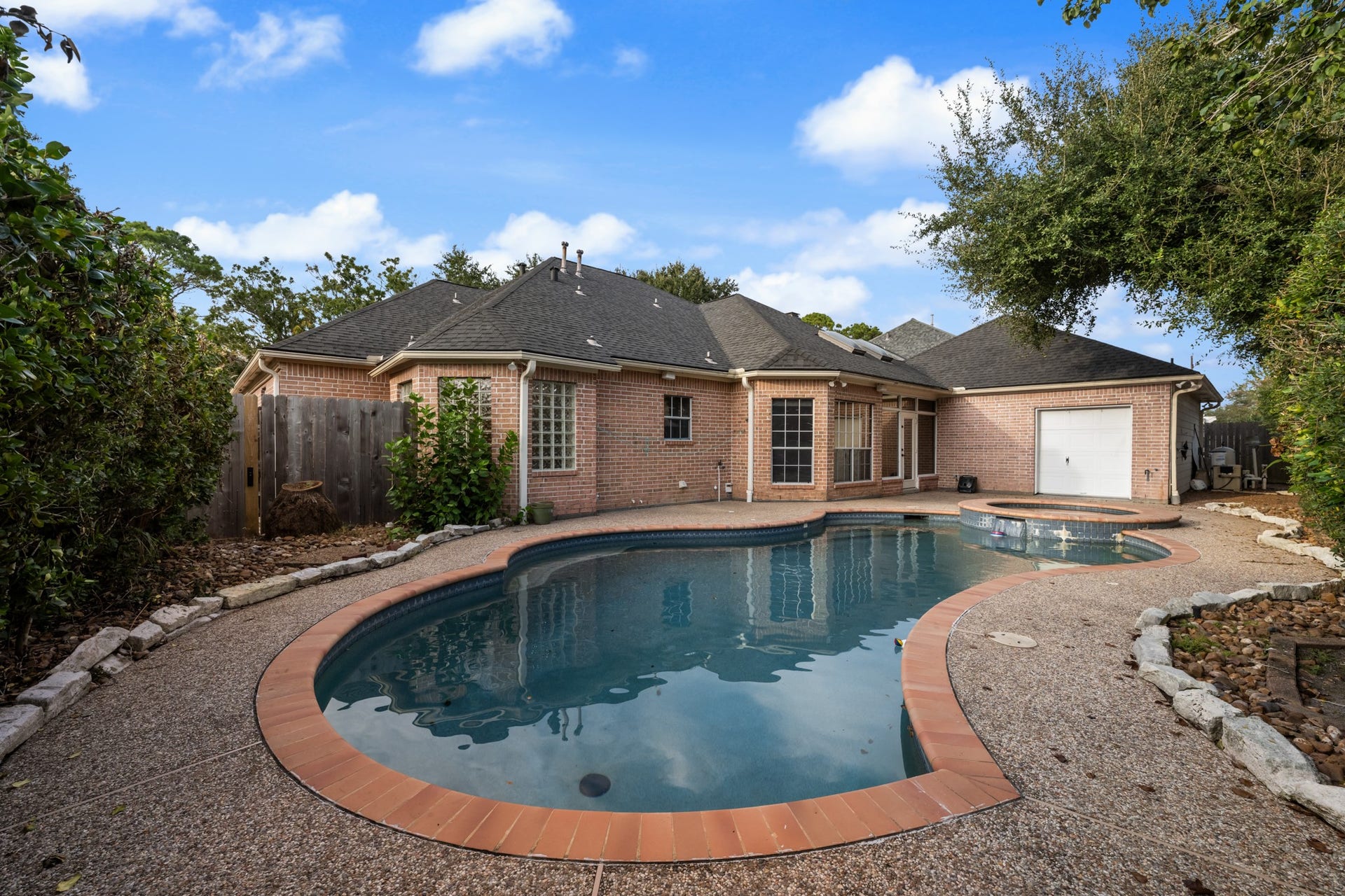 1923 Hollow Wind Drive, Katy, TX 77450