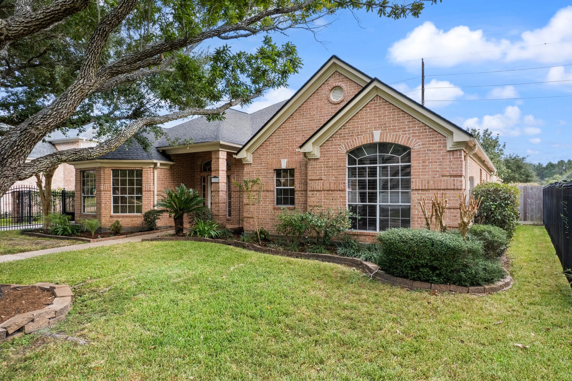 1923 Hollow Wind Drive, Katy, TX 77450