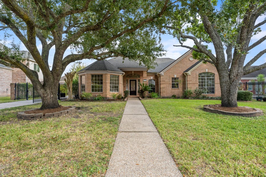 Property photo for 1923 Hollow Wind Drive, Katy, TX