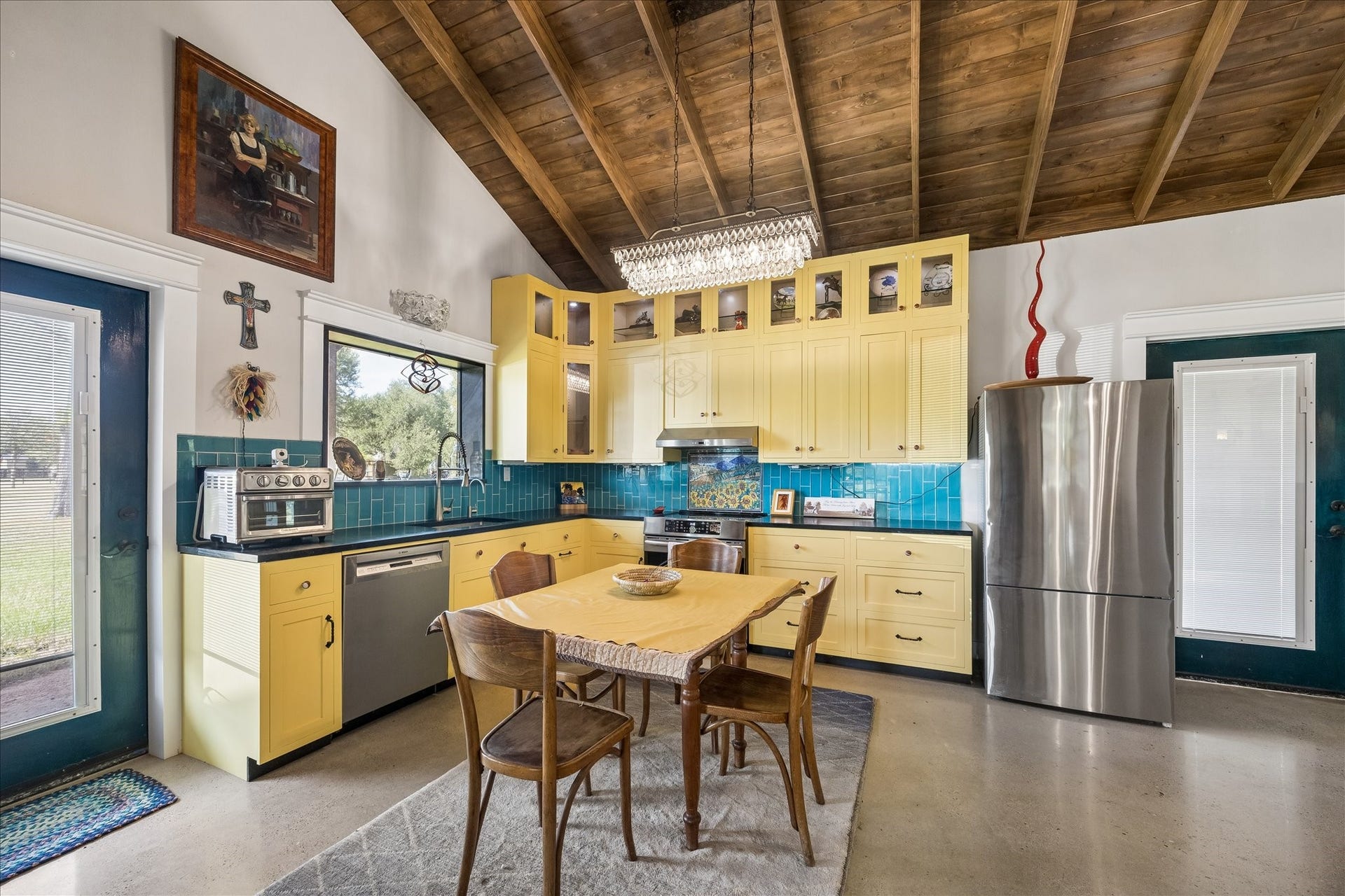 33 Riverwood Lane, Hempstead, TX 77445 Stainless steel appliances