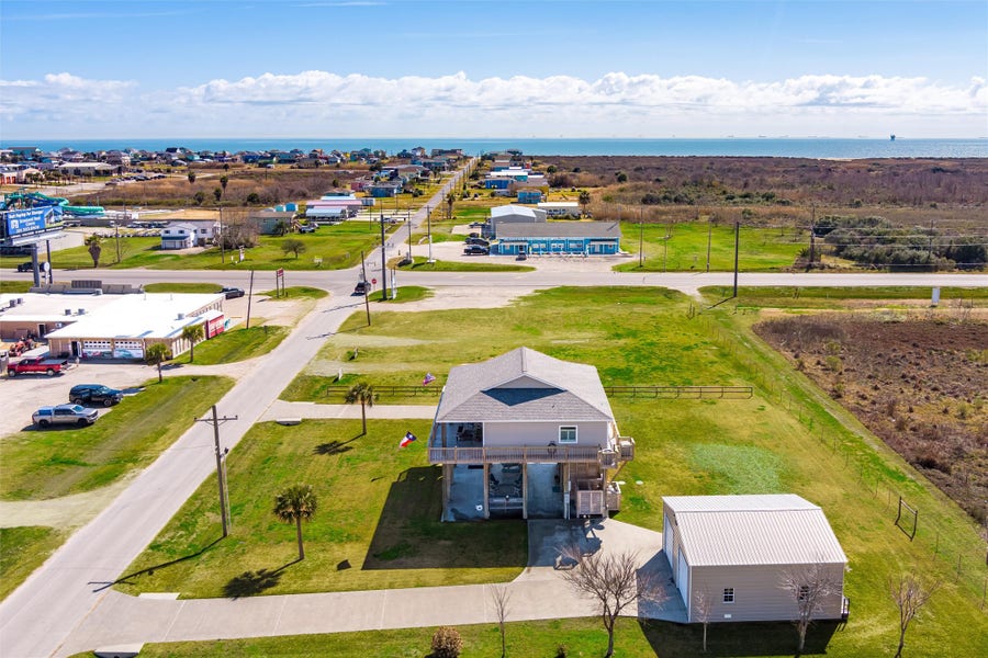 Property photo for 1009 N Monkhouse Drive, Crystal Beach, TX