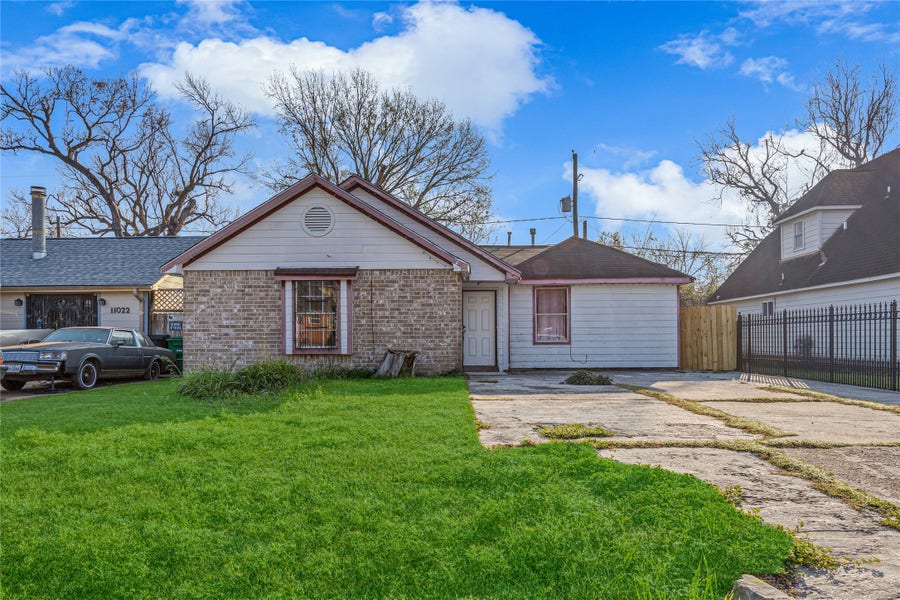 Property photo for 11018 Clark Road, Houston, TX