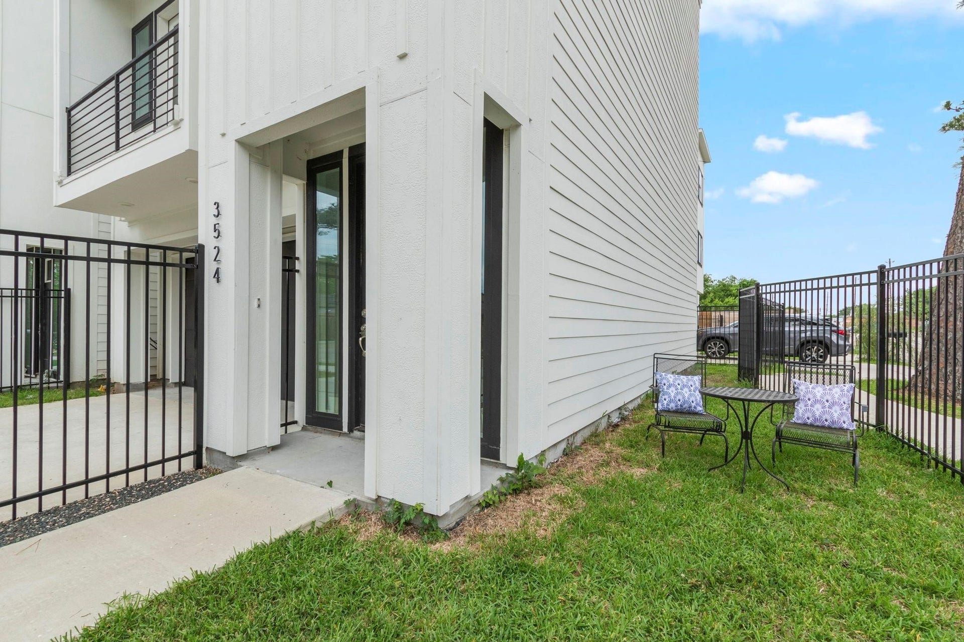 3524 Luca Street, Houston, TX 77021 3524 Luca Street, Houston, TX 77021
