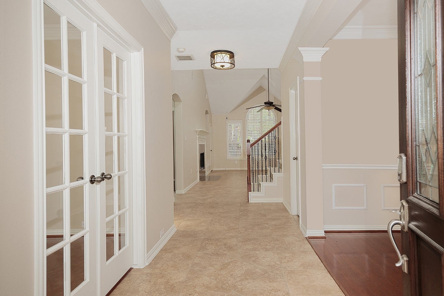 79 FRENCH OAKS, The Woodlands, TX 77382 Welcoming Foyer