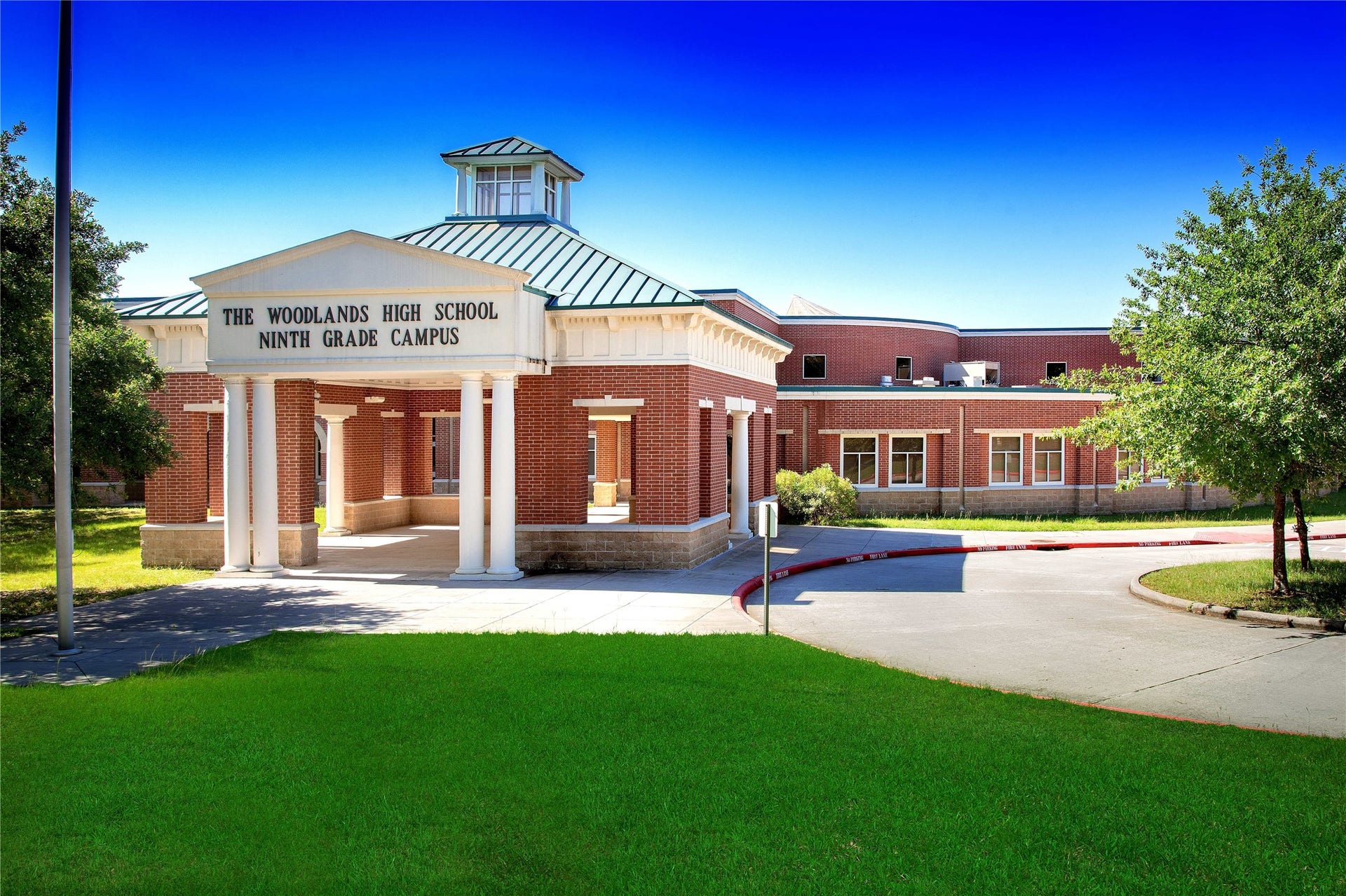 79 FRENCH OAKS, The Woodlands, TX 77382 The Woodlands High School - 9th Grade Campus