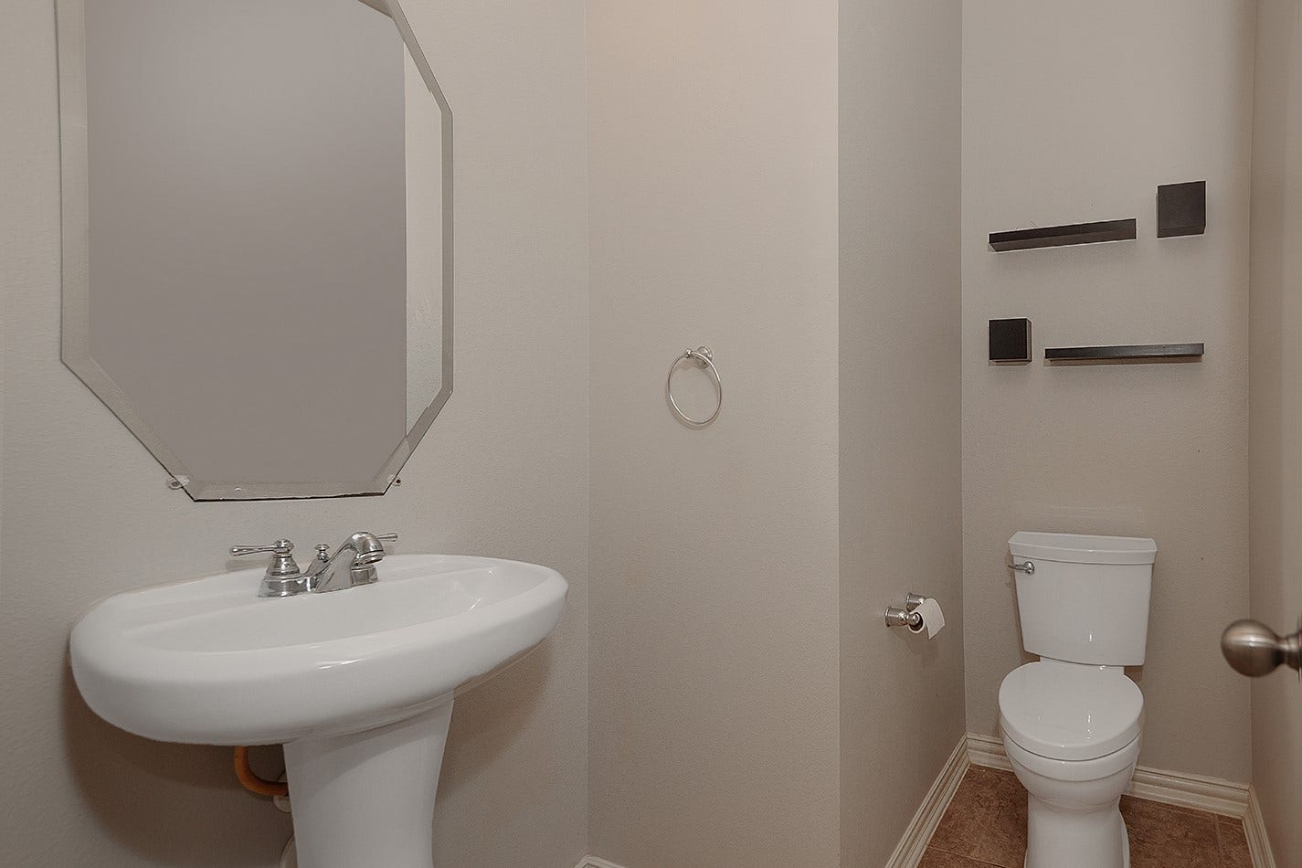 79 FRENCH OAKS, The Woodlands, TX 77382 Main Floor Guest Bathroom