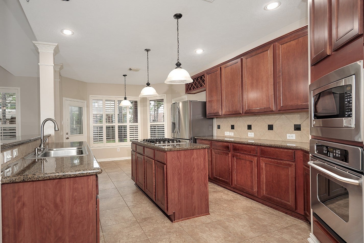 79 FRENCH OAKS, The Woodlands, TX 77382 Kitchen