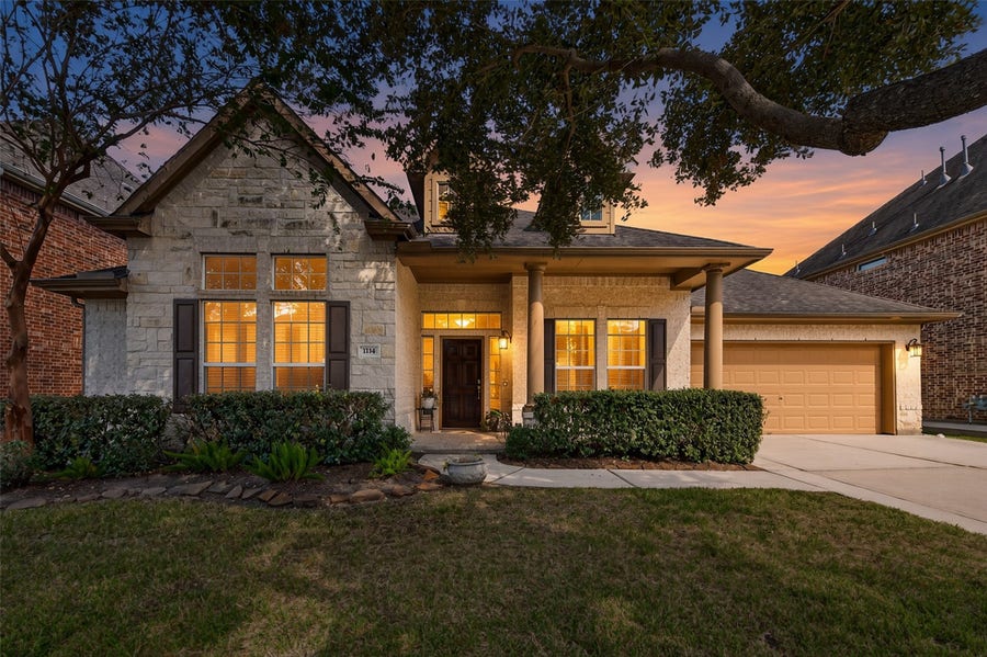 Property photo for 1114 Sydney Lane, Friendswood, TX