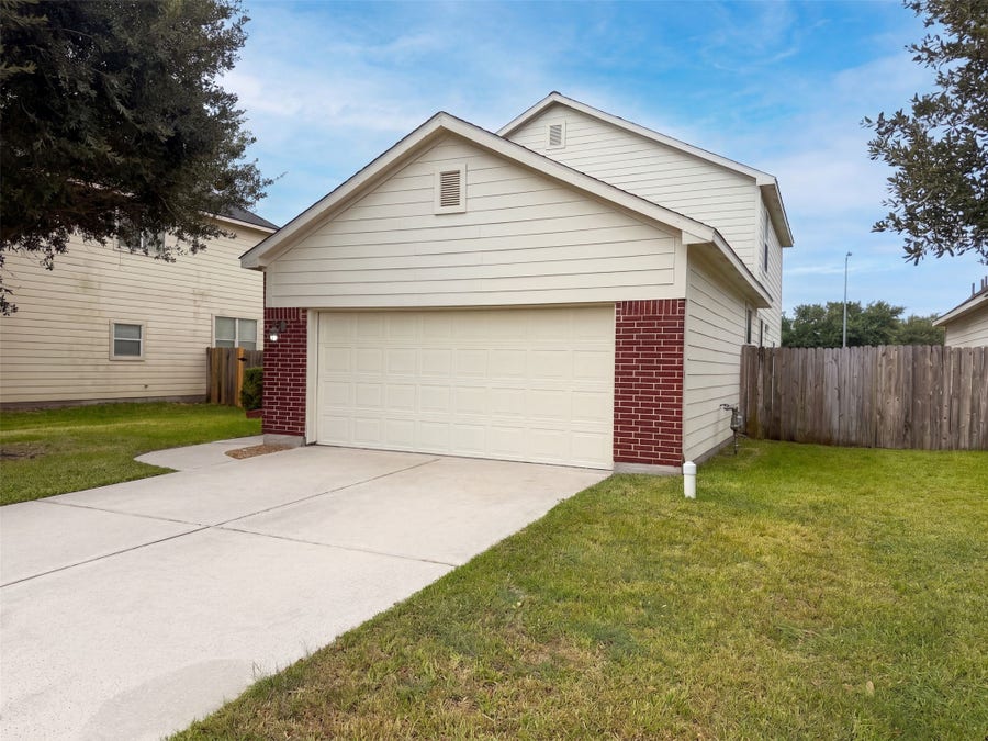 Property photo for 15019 Silhouette Ridge Drive, Humble, TX