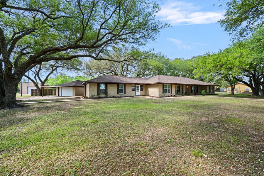 Property photo for 13926 Fm 442 Road, Needville, TX