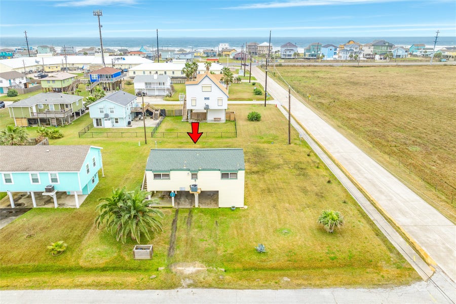 Property photo for 16725 Captain Bligh Road, Jamaica Beach, TX