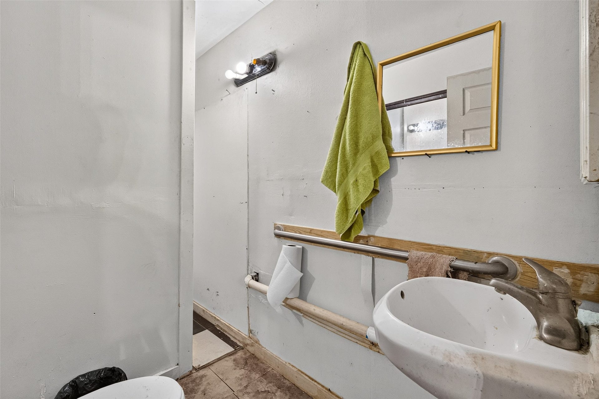 2506 Fairbanks Street, Houston, TX 77026 2506 Fairbanks Street, Houston, TX 77026