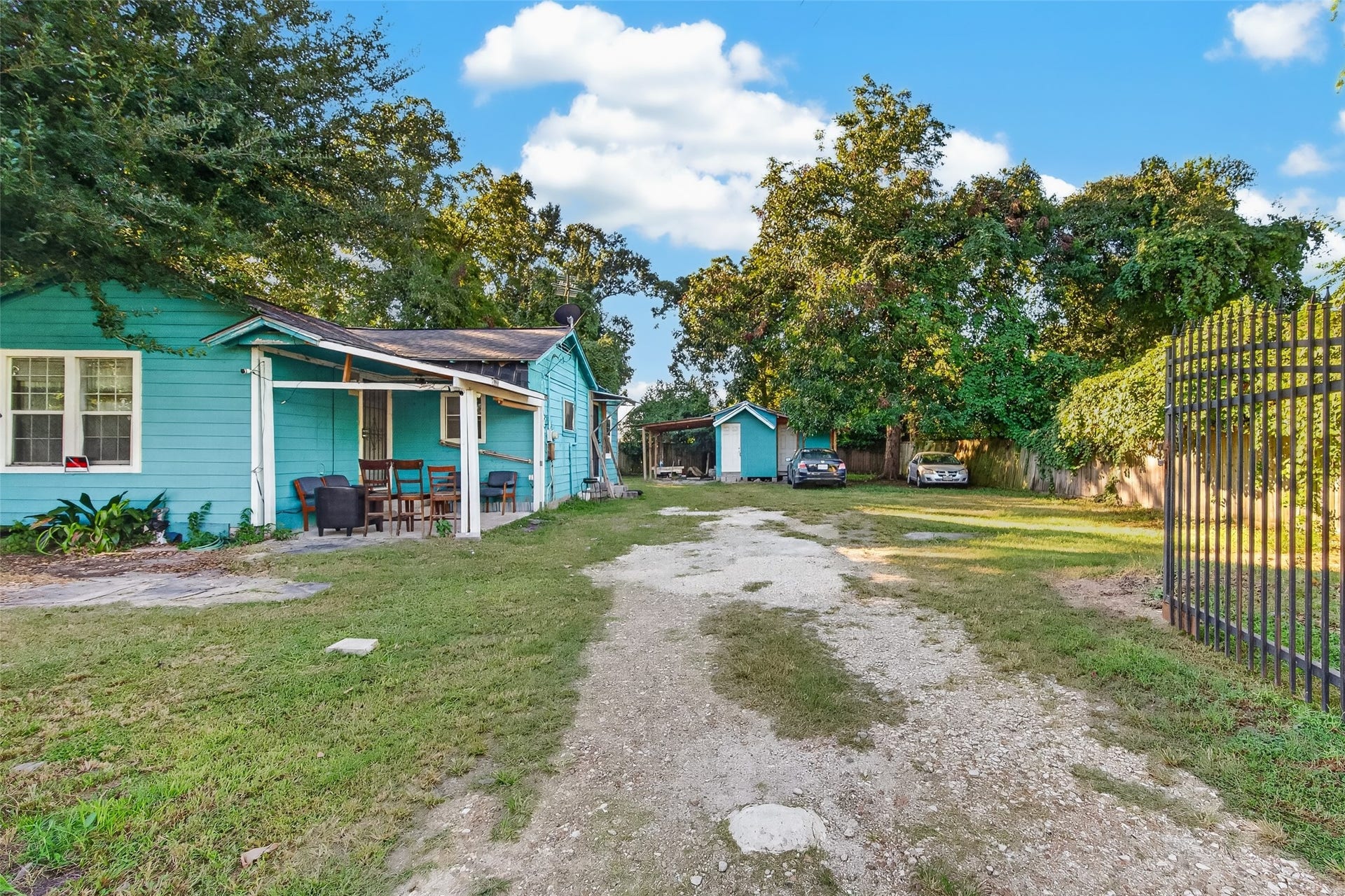 2506 Fairbanks Street, Houston, TX 77026 2506 Fairbanks Street, Houston, TX 77026