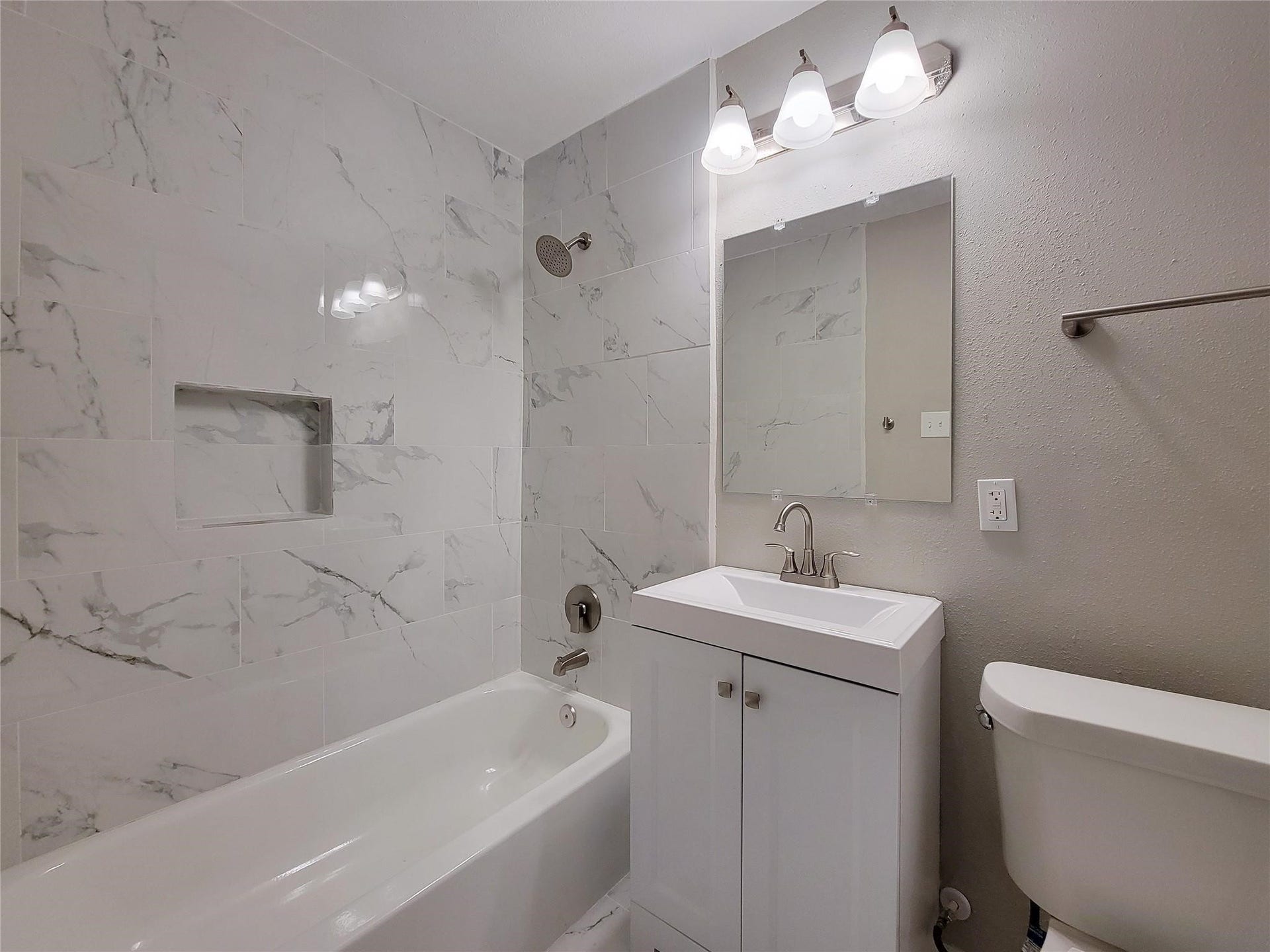 1236 San Felipe Street, Angleton, TX 77515