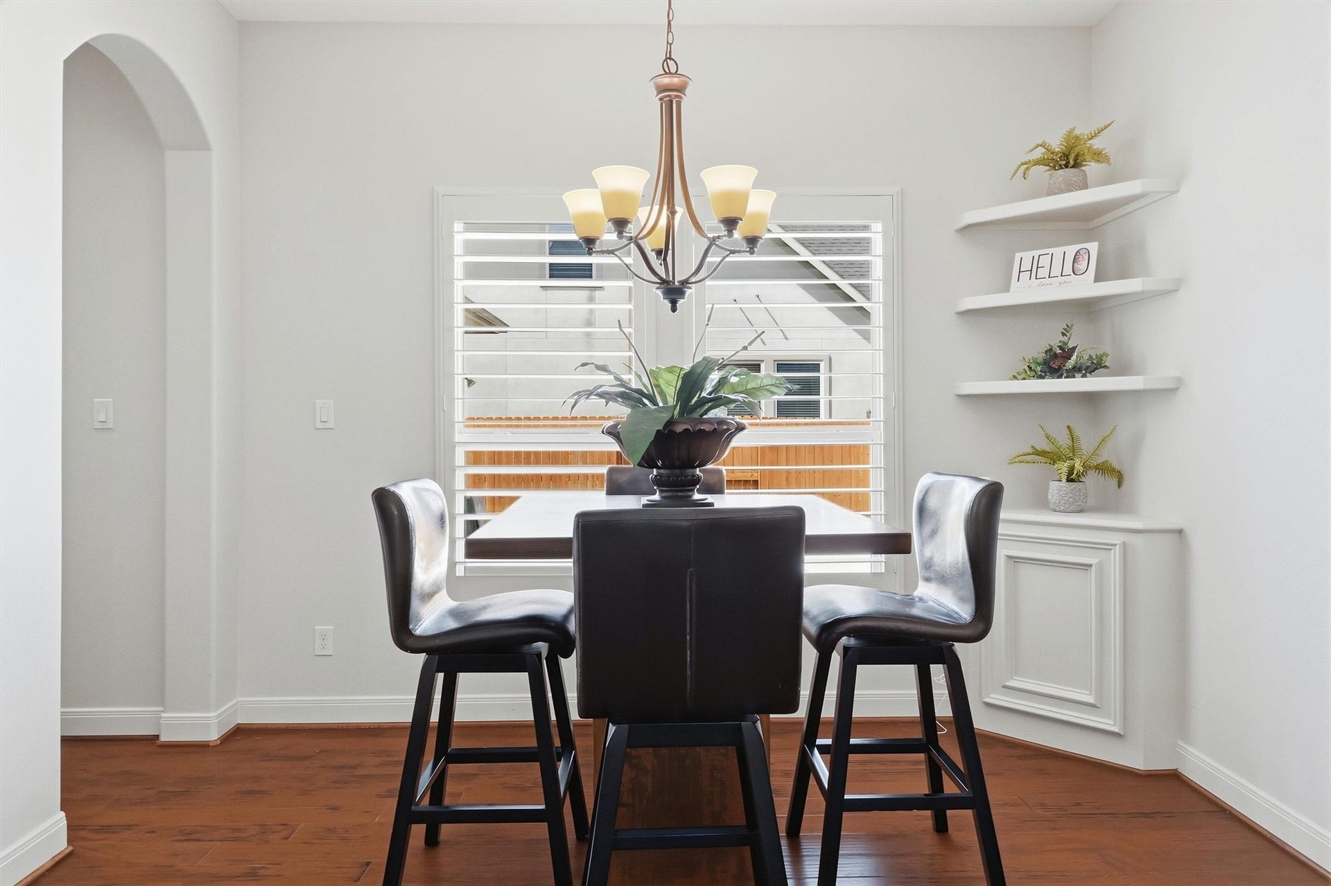 27114 Ashford Sky Lane, Katy, TX 77494 Bright and sunny breakfast nook off the kitchen.