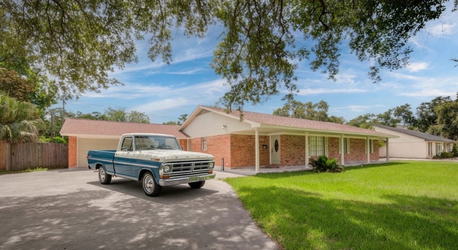 Property photo for 115 S Cedar Street, Lake Jackson, TX