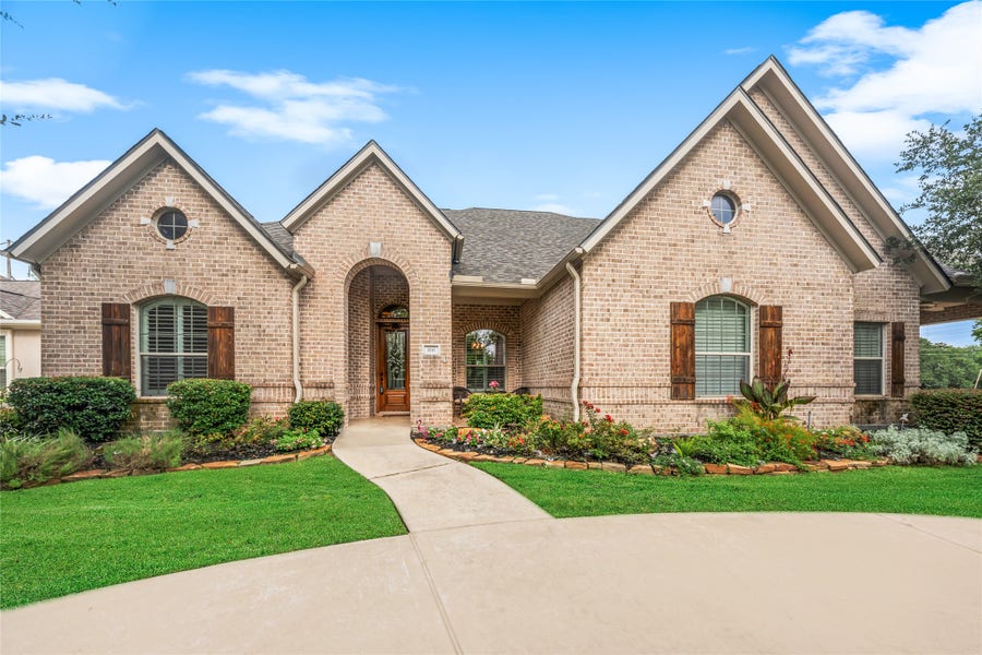 Property photo for 166 Hillsborough Drive W, Montgomery, TX