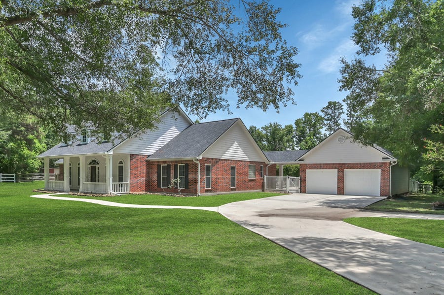 Property photo for 26320 Pin Oak Drive, Magnolia, TX