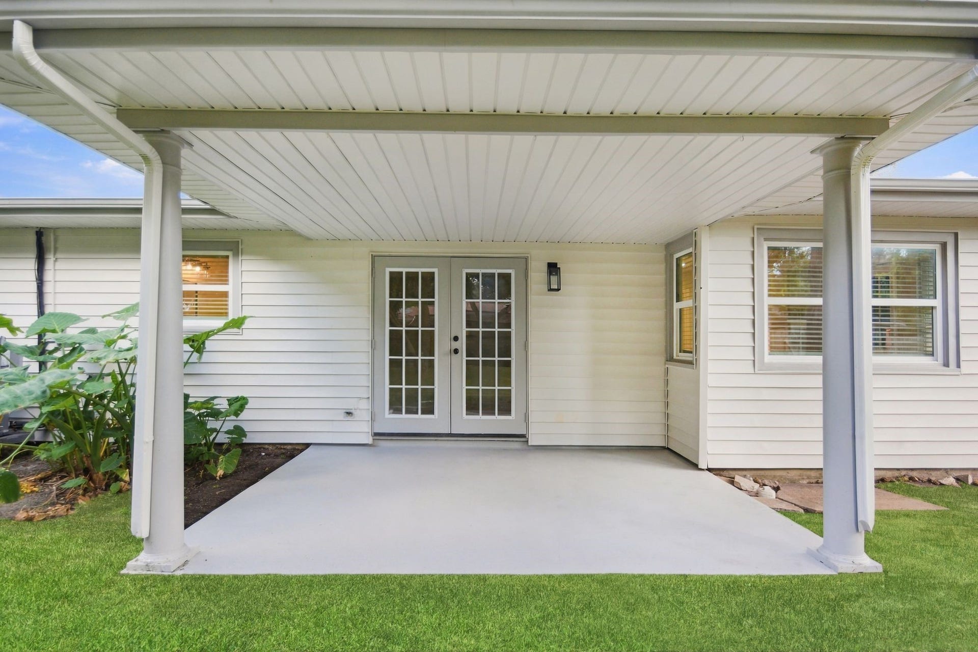 416 21st Avenue N, Texas City, TX 77590 Covered Patio