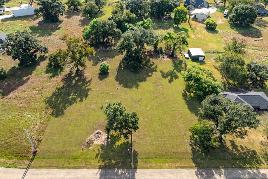 Property photo for 220 Stagecoach Trail, Angleton, TX