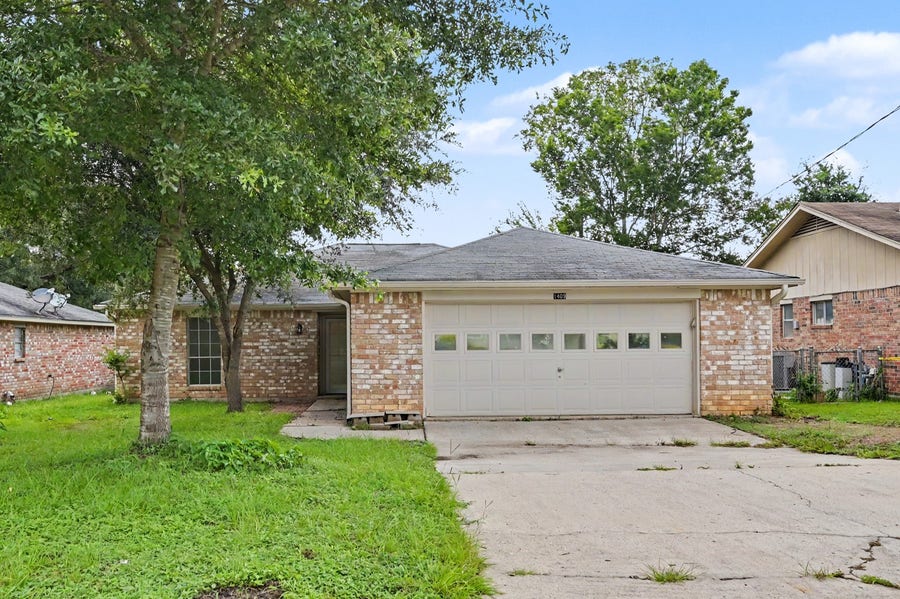 Property photo for 1409 S 3rd Street, Conroe, TX