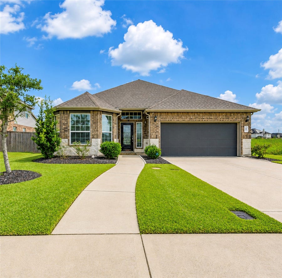 Property photo for 34 Indian Wells Drive, Manvel, TX