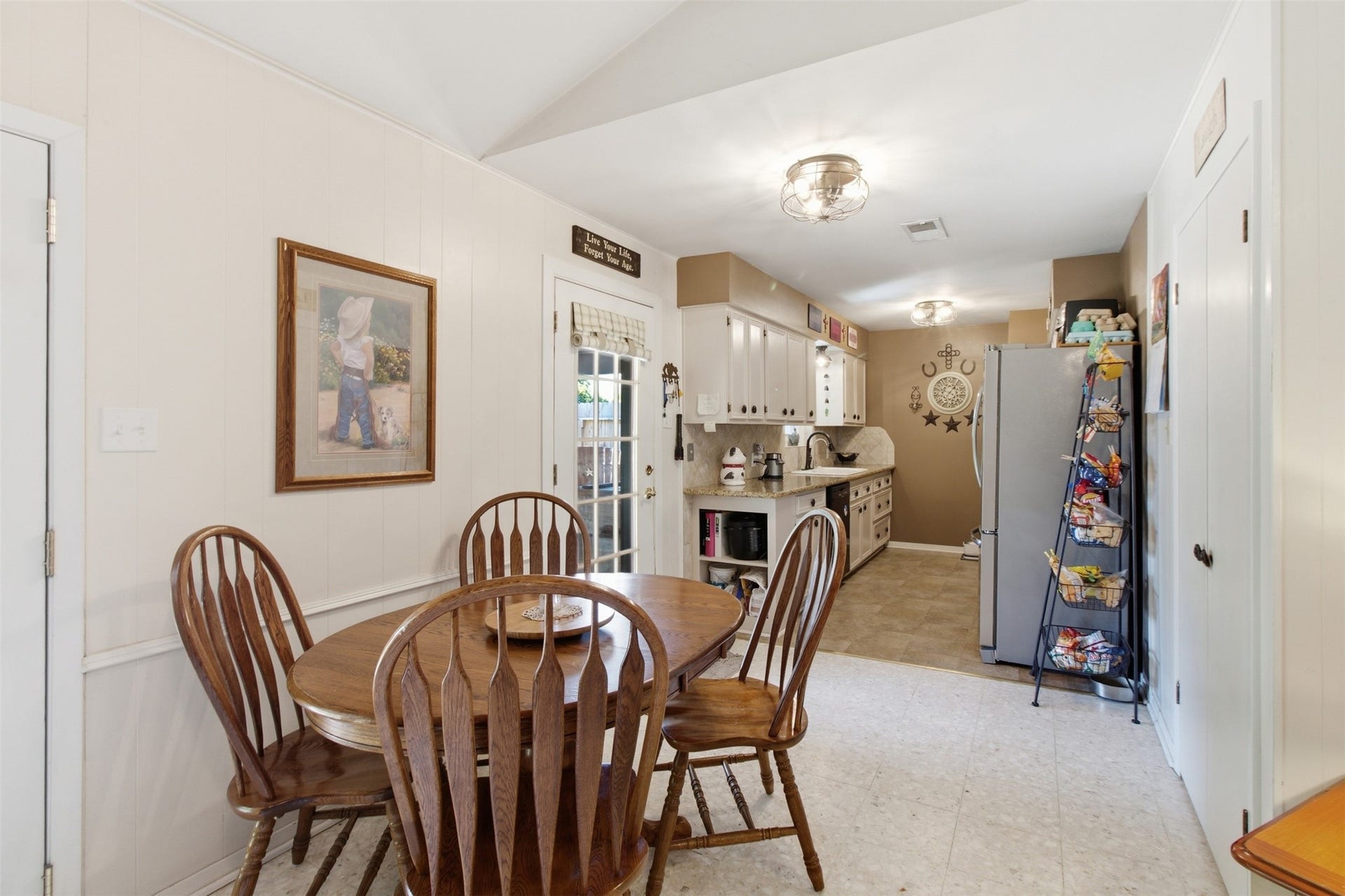 Dining leading into kitchen
