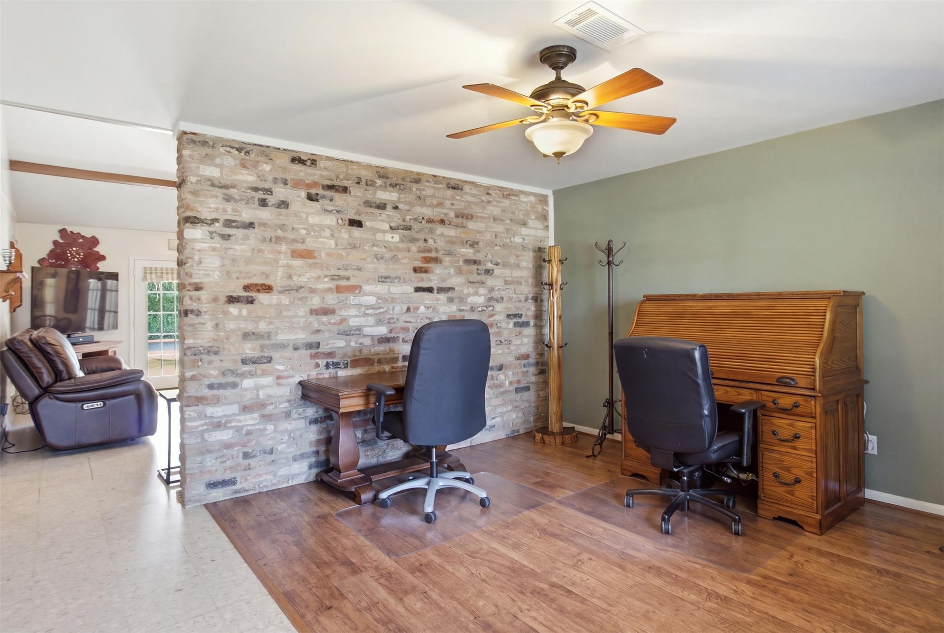 Office or 2nd living area