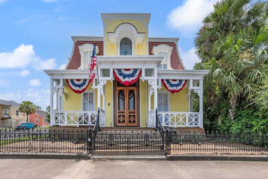 Property photo for 1301 Broadway Street, Galveston, TX