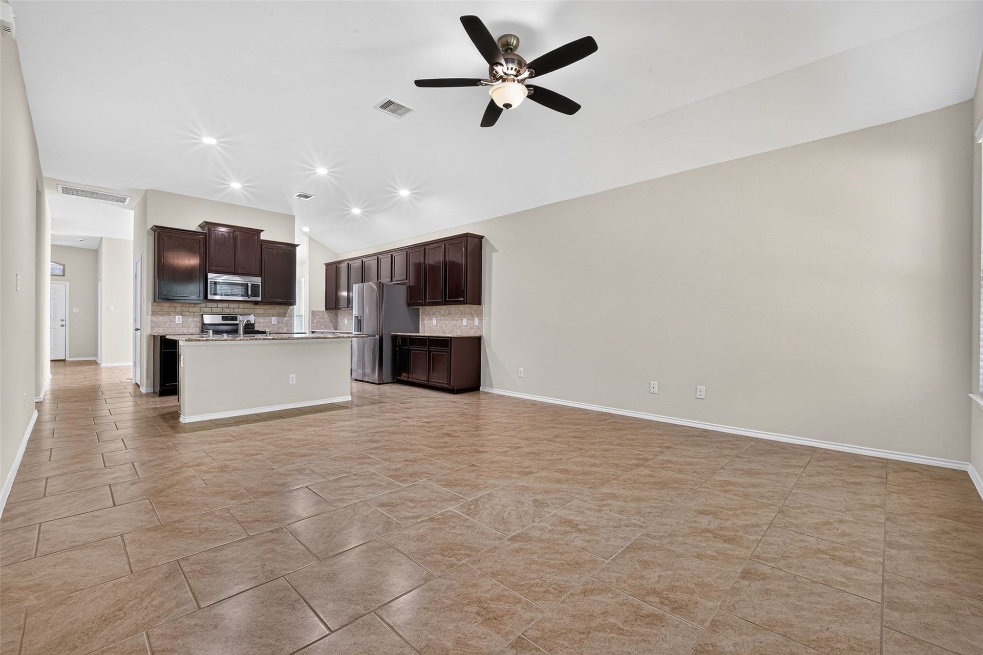 14017 Buffalo Gap Trail, Conroe, TX 77384 14017 Buffalo Gap Trail, Conroe, TX 77384