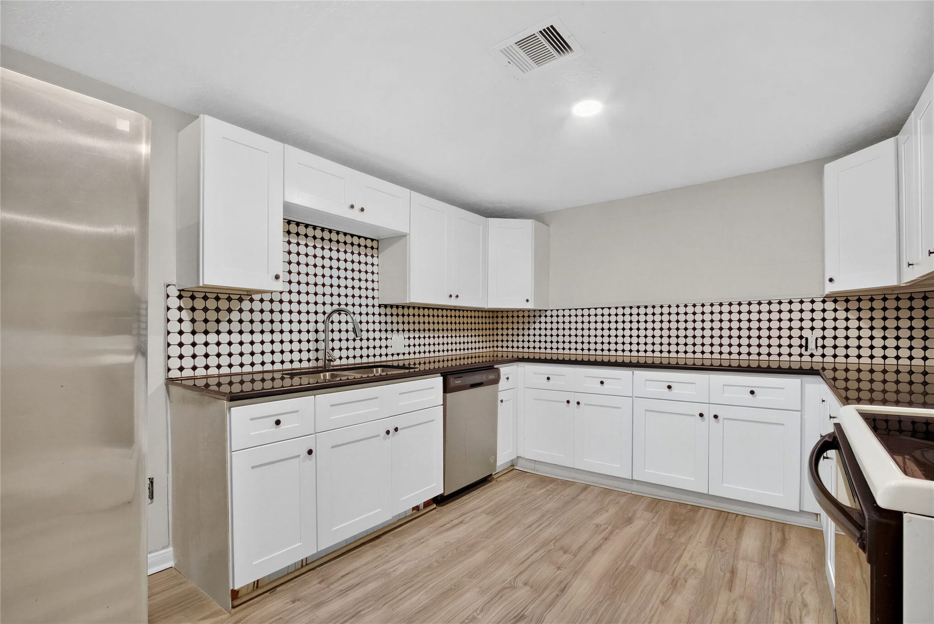 5110 Fm-1765, La Marque, TX 77568 5110 Fm-1765, La Marque, TX 77568