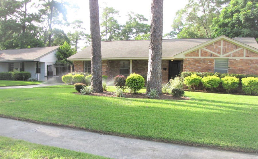 Property photo for 10014 Cedardale Drive, Houston, TX