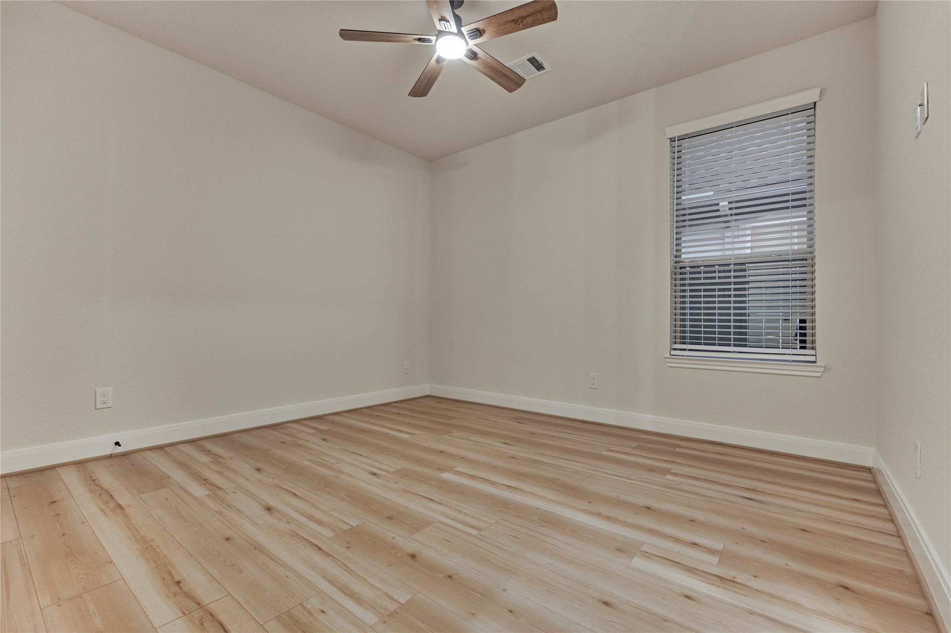 154 Wyndemere Drive, Montgomery, TX 77356 154 Wyndemere Drive, Montgomery, TX 77356